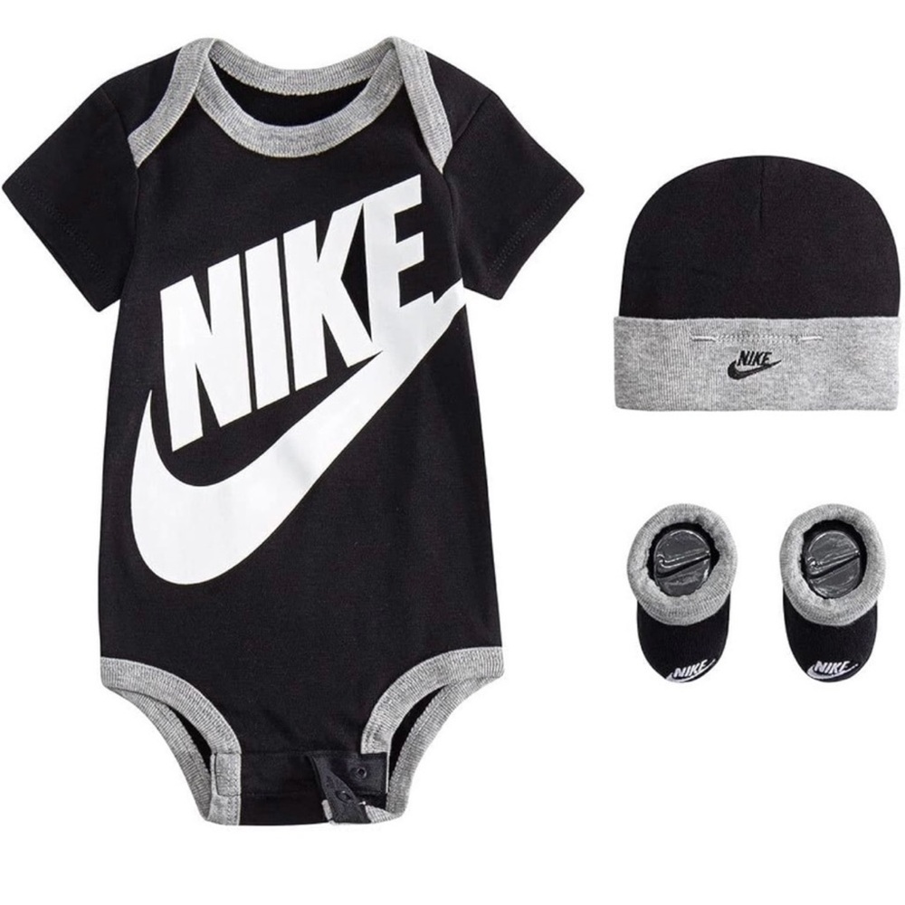 NWT Nike Baby 3-Piece Bodysuit, Hat & Booties Set Size 0-6M